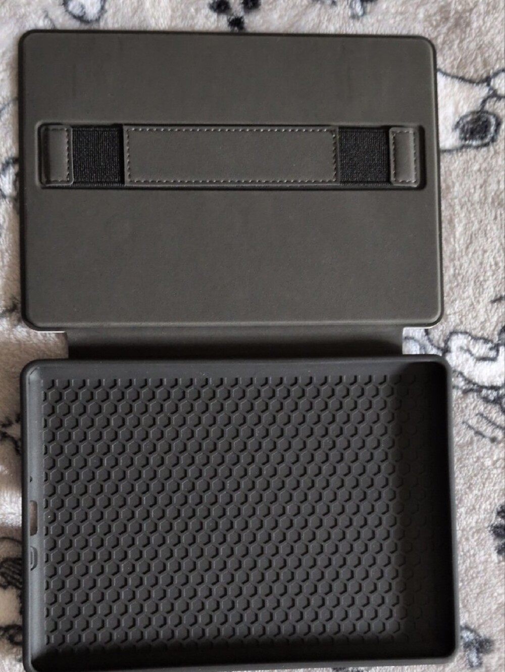 BURGA Kindle Case in Beige Plaid-New Never Used - Picture 4 of 5